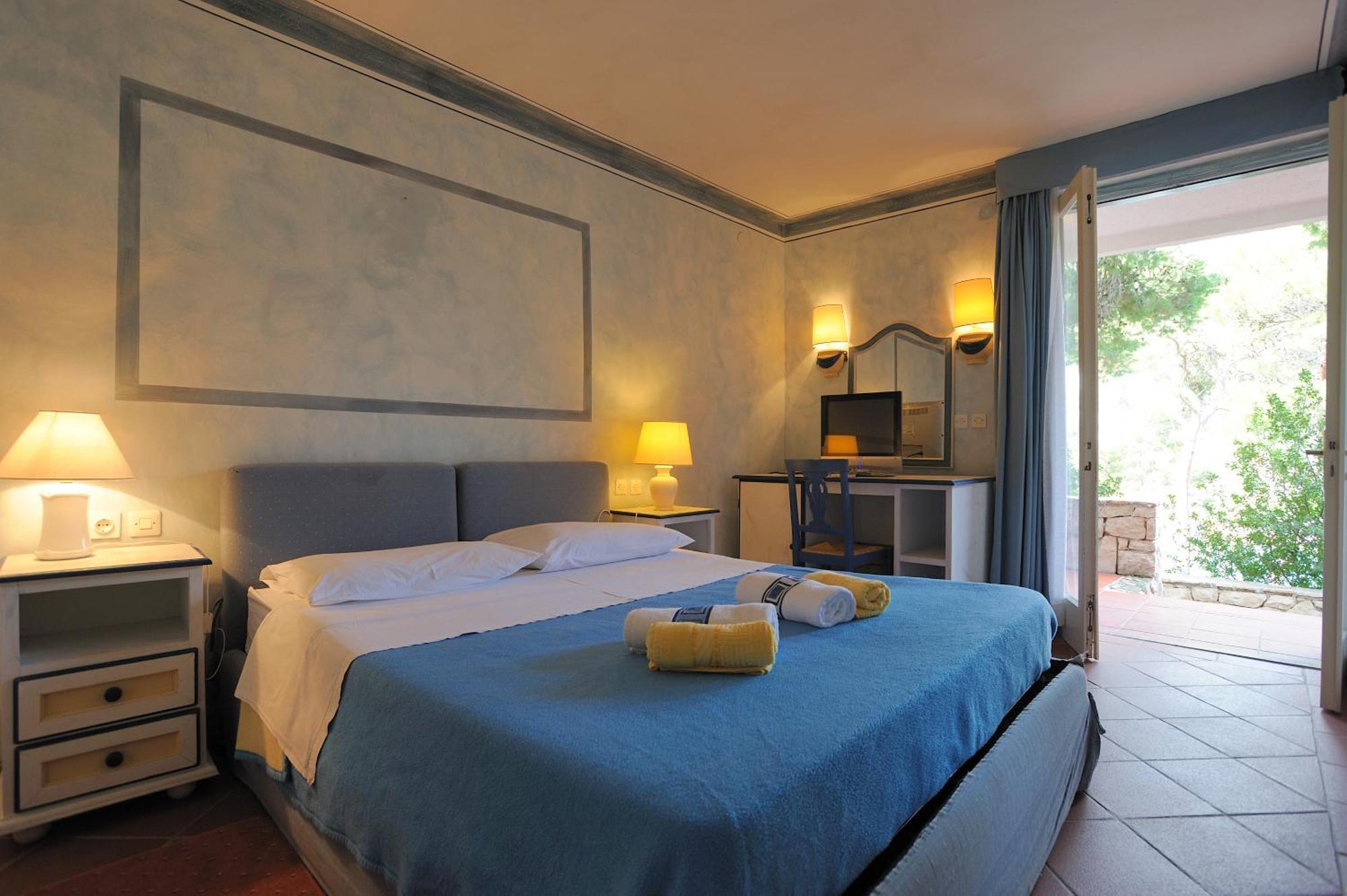 Hotel Solitudo Uble Exterior foto